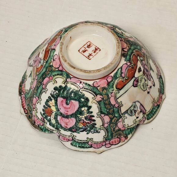 Antique Chinese Lotus shaped medallion Famille rose Canton Guangxu BOWL 3" x 6" - Picture 4 of 4